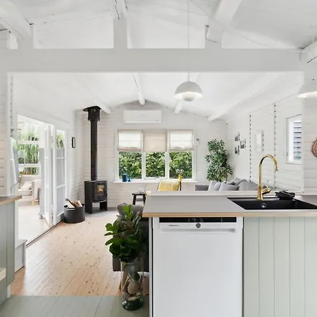 3 Bedroom Amazing In Holiday home