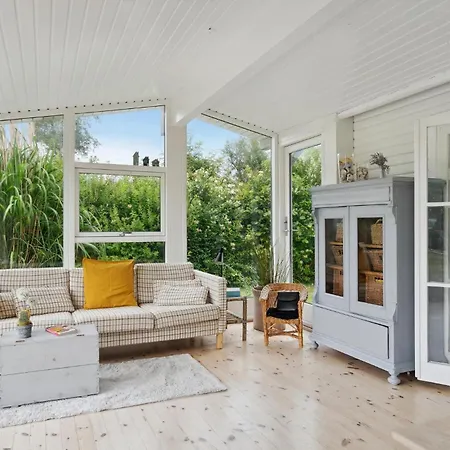 Semesterbostad 3 Bedroom Amazing In