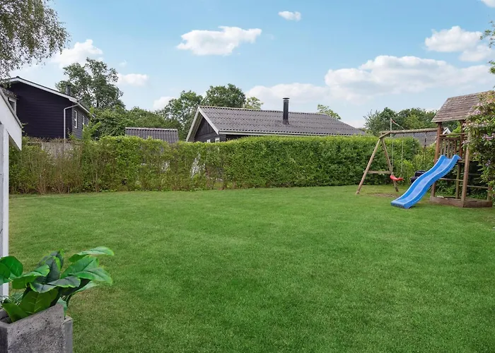 3 Bedroom Amazing In Holiday home *